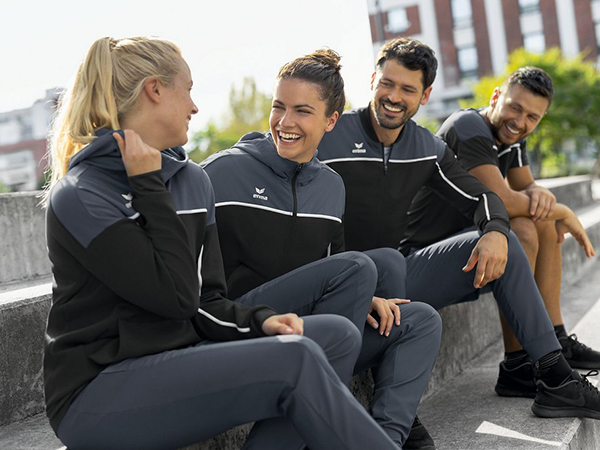 Jacken und Hoodies von Erima für Teamperformance - werk5