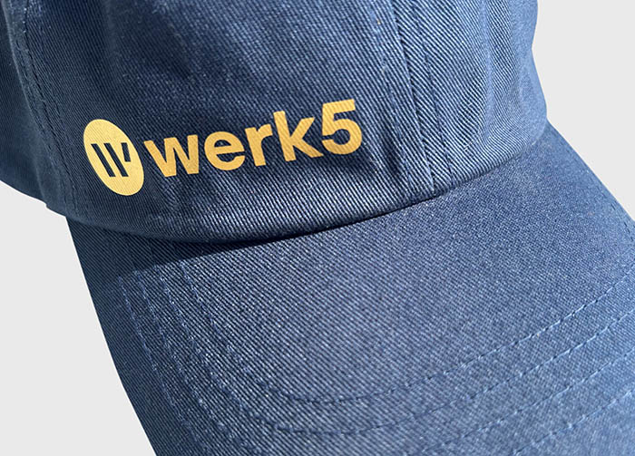 Transferdruck Cap in Gold