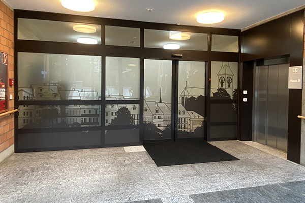 Gebäudebeschriftung_Zentrum Schlossmatt